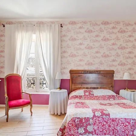 Le Clos Mazerolles 住宿加早餐酒店 3*