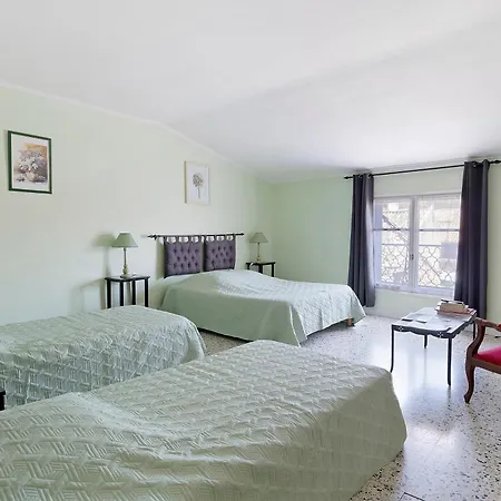Bed & Breakfast Le Clos Mazerolles 3*